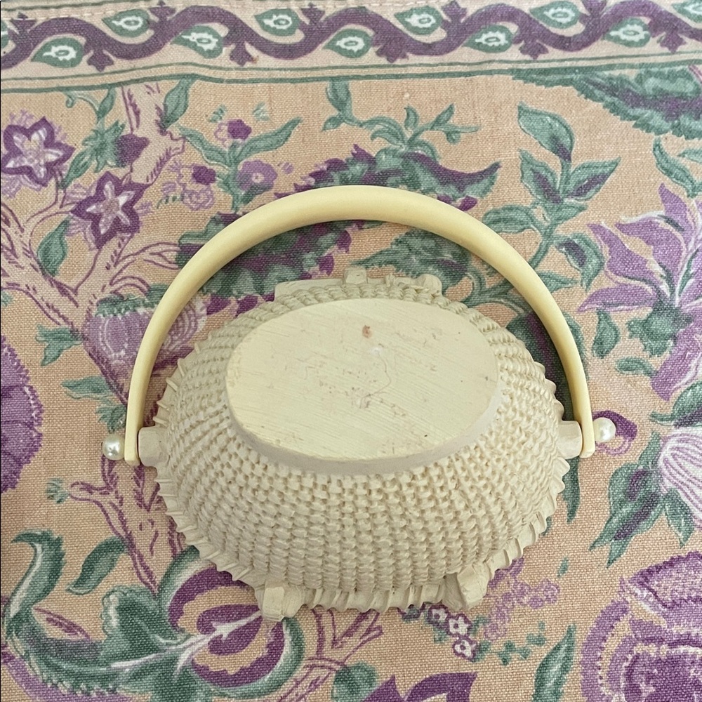 Chic Ivory Woven Basket with Handle - Picture 7 of 9